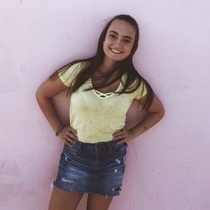 Meet your Posher, Monica